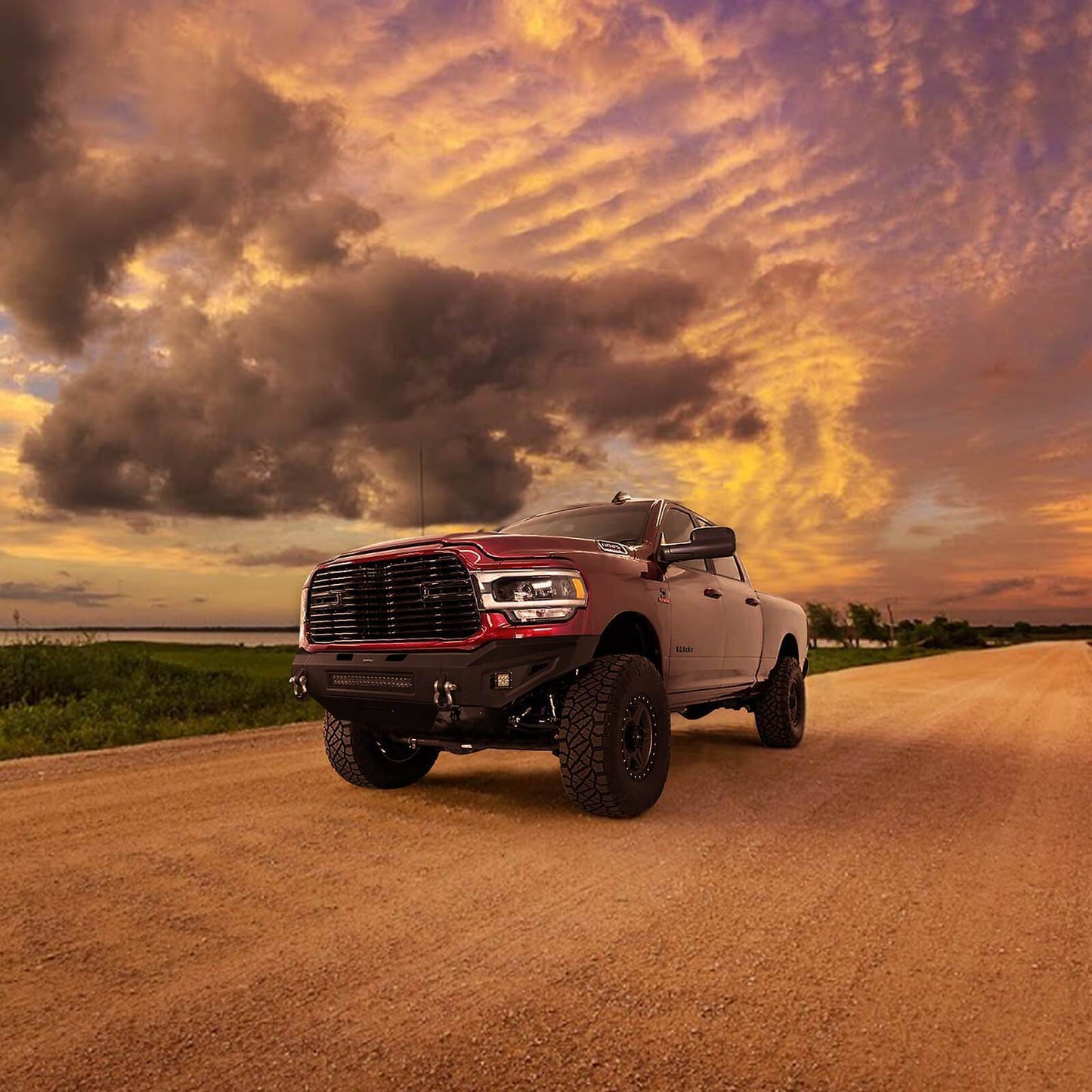 Full Width Front Bumper w/Winch Plate & LED Light Bar(19-24 Ram 2500)-LandShaker